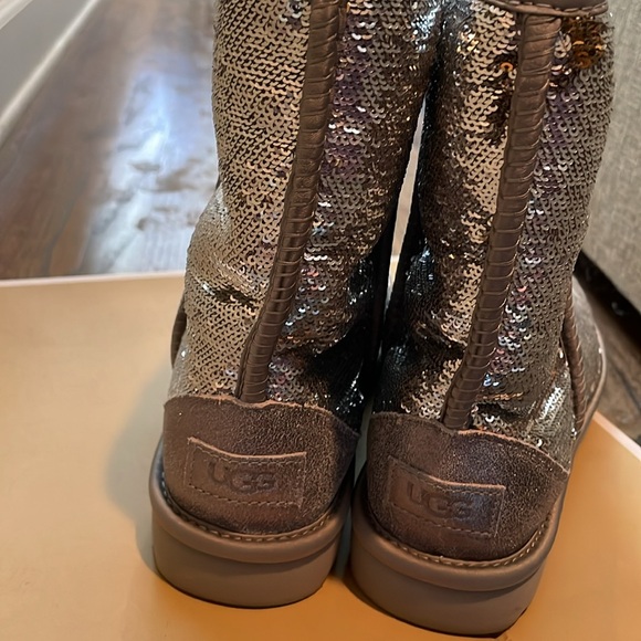 UGG Classic Short Cosmos Sequin Booties - Picture 2 of 5